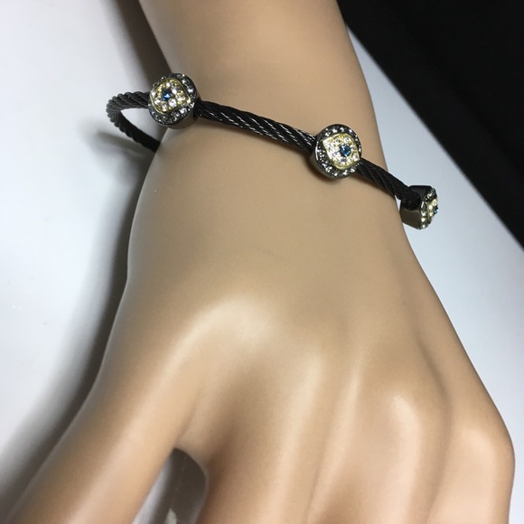 Jewelry - Picture 5 of 6